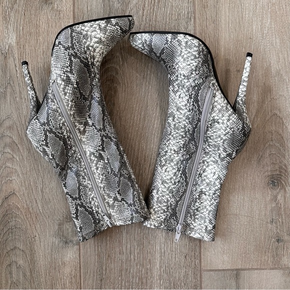 Snake skin bootie - Picture 2 of 6